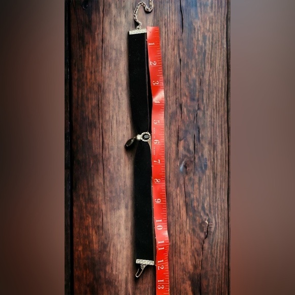 Aravir Black Velvet Choker & Earrings Set – Rhinestone & Black Faceted Stone - Picture 3 of 4